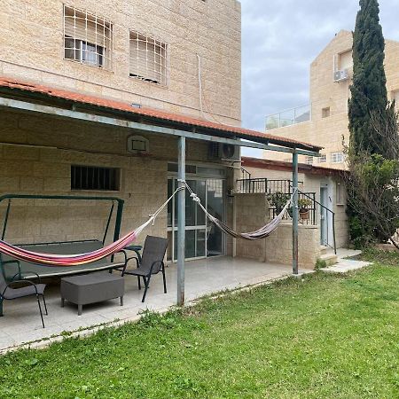 דירת גן מרווחת במיקום מעולה עם נטפליקס חינמי Ma'ale Adumim Exterior foto