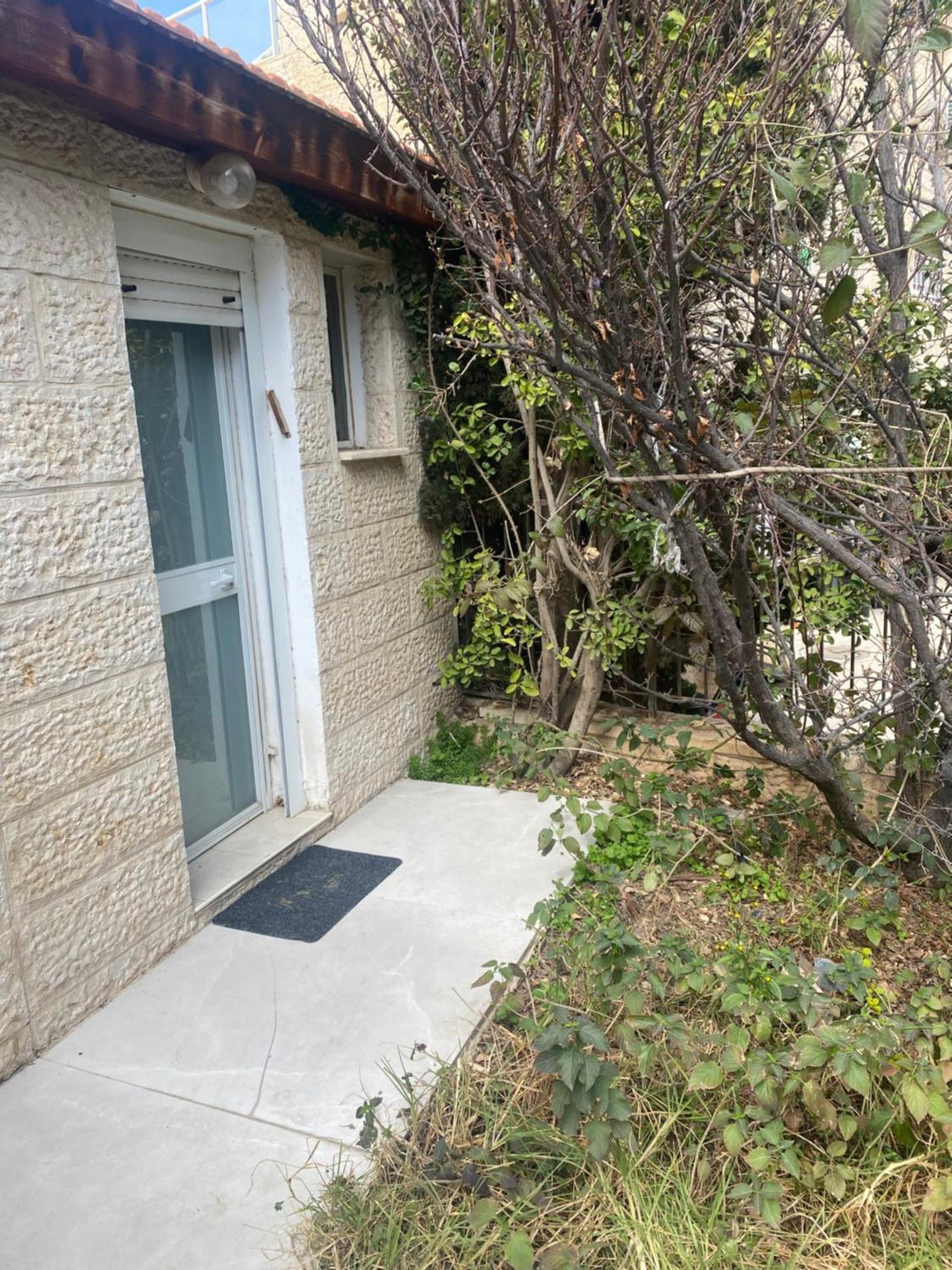 דירת גן מרווחת במיקום מעולה עם נטפליקס חינמי Ma'ale Adumim Exterior foto